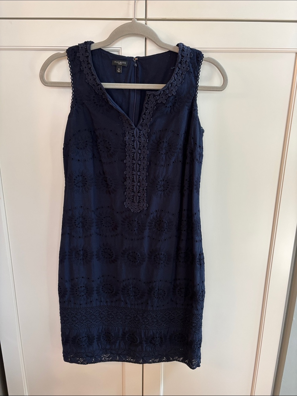 Talbots Navy Crochet-Trim and Eyelet Dark Navy Sleeveless Shift Dress. Lined 2P